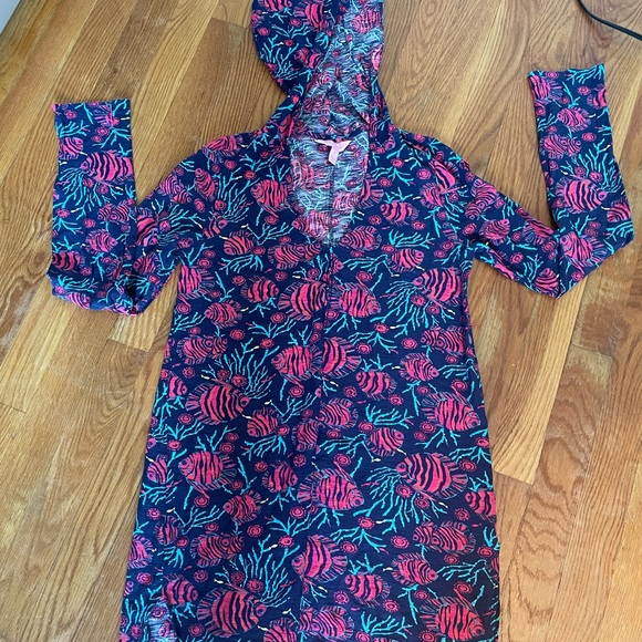 Lilly Pulitzer Cover up - Picture 3 of 11